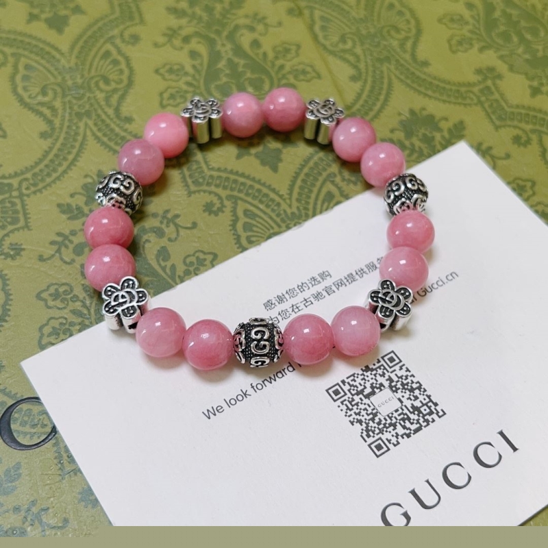 G*u*i bracelets